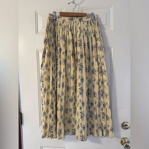 Vintage 90’s Floral Pleated Skirt in Cream and Blue, Victoria Jones Size Medium